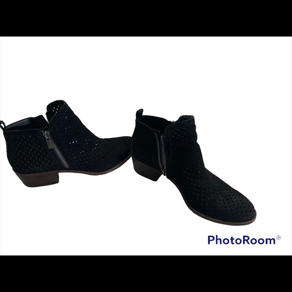 Black ankle boot, Lucky brand, size 7.5 super comfy - Picture 1 of 3